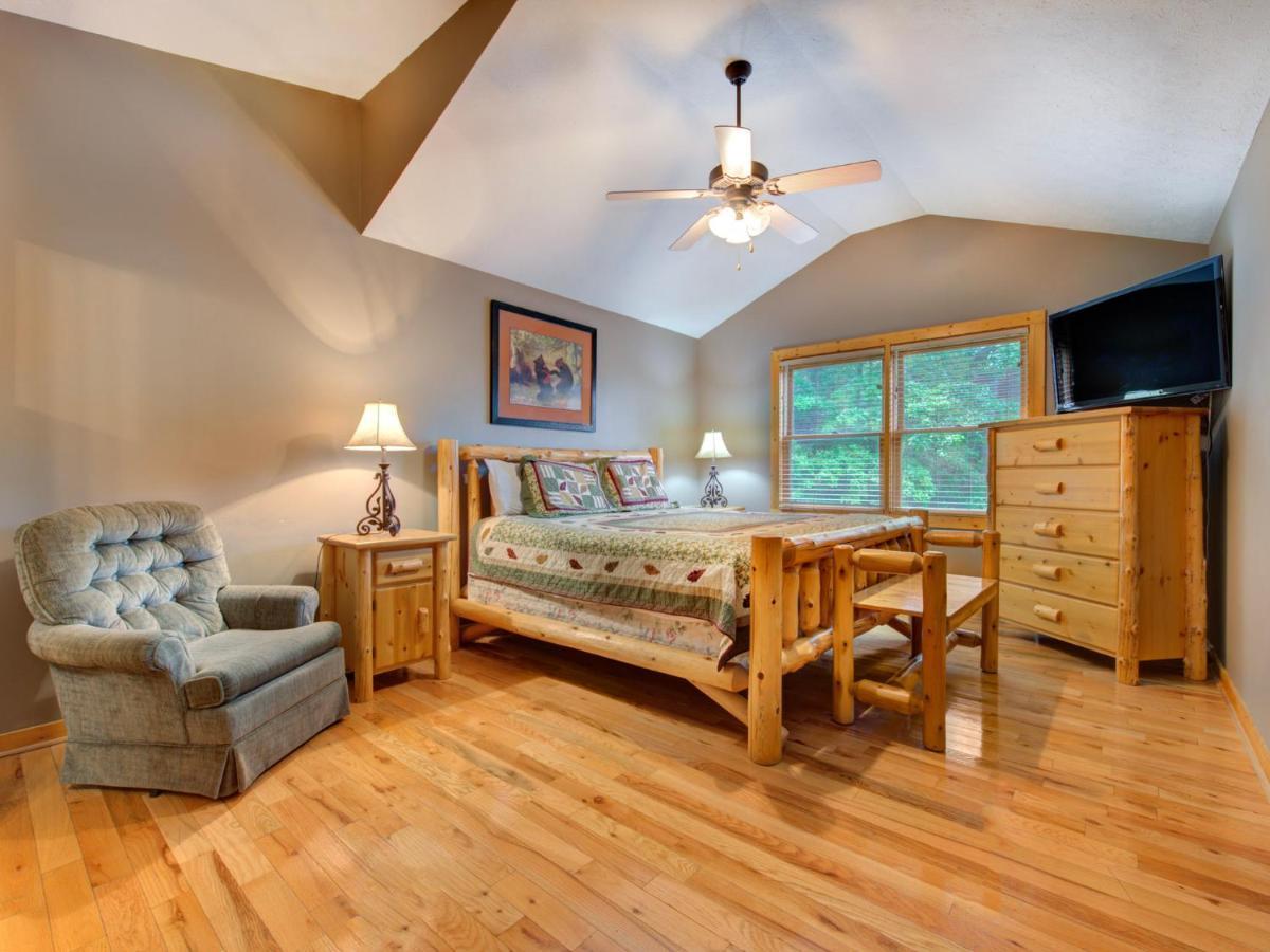 Bear'S Corner, 3 Bedrooms, Wifi, Pool Table, Hot Tub, Wifi, Sleeps 10 Гетлинбург Екстериор снимка