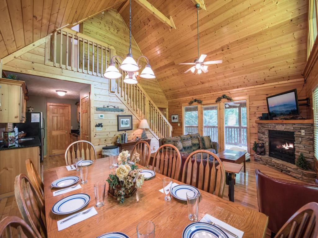 Bear'S Corner, 3 Bedrooms, Wifi, Pool Table, Hot Tub, Wifi, Sleeps 10 Гетлинбург Екстериор снимка